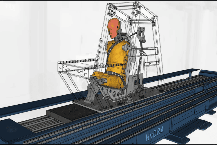 Crash-Test-Dummy in Airbag-Prüfanlage